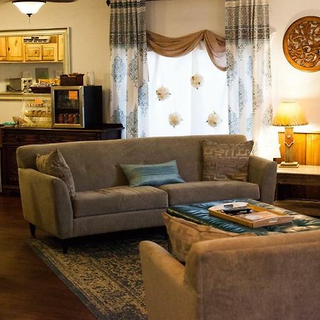 Square Inn Wimberley Esterno foto
