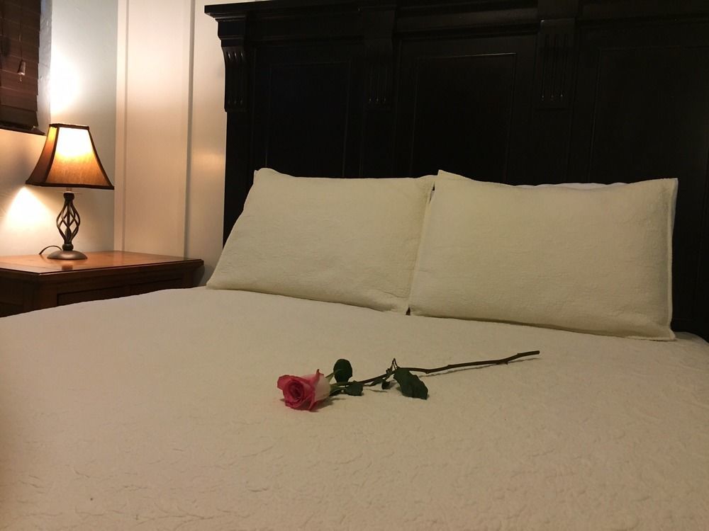 Square Inn Wimberley Esterno foto