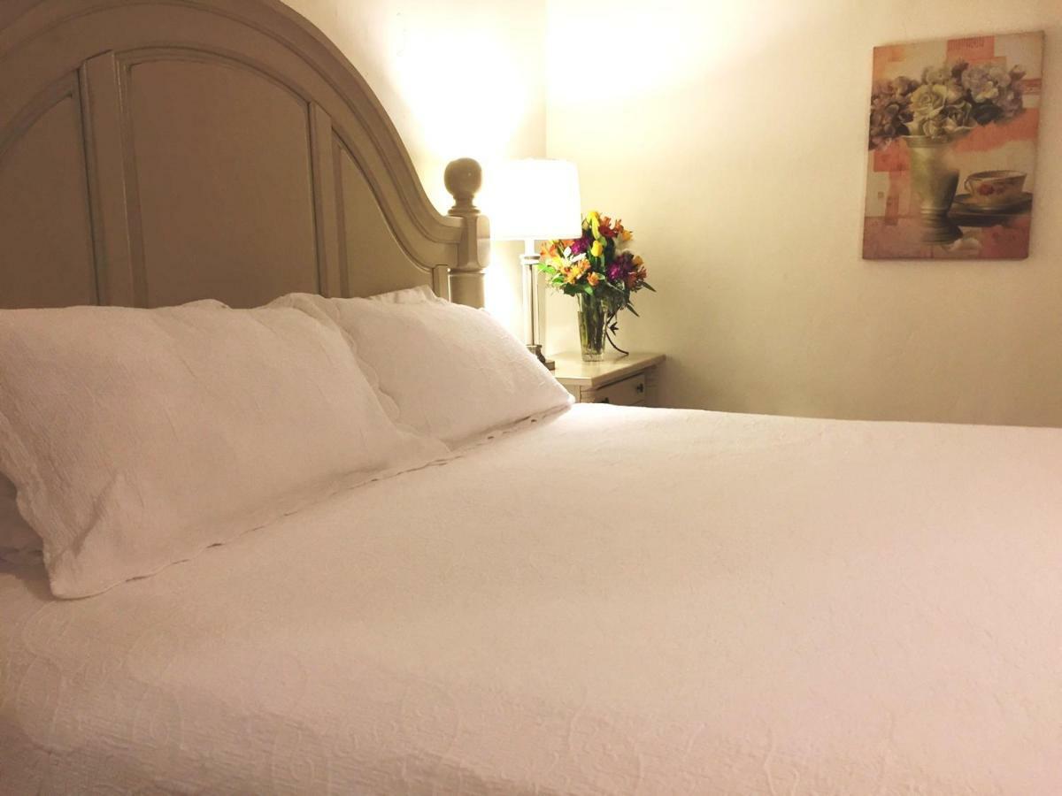 Square Inn Wimberley Esterno foto