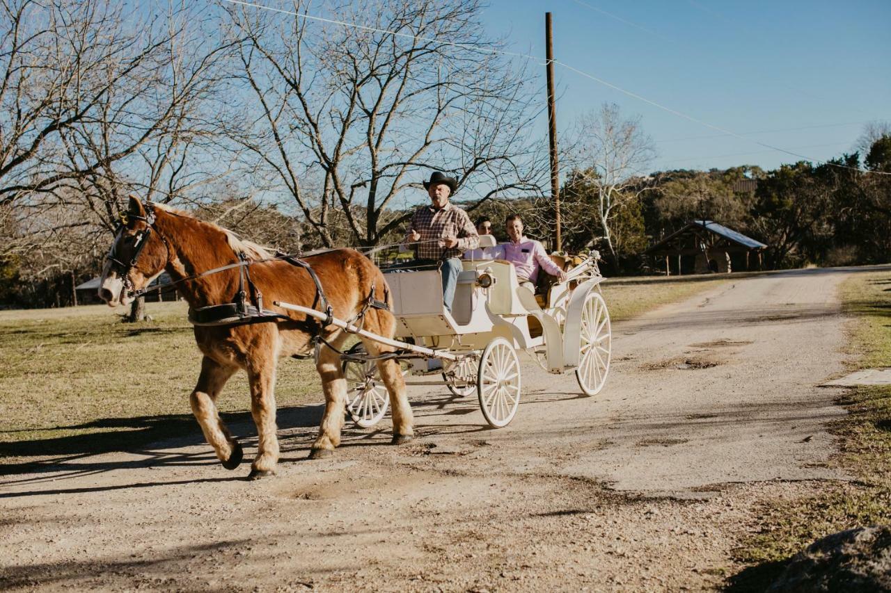 Square Inn Wimberley Esterno foto