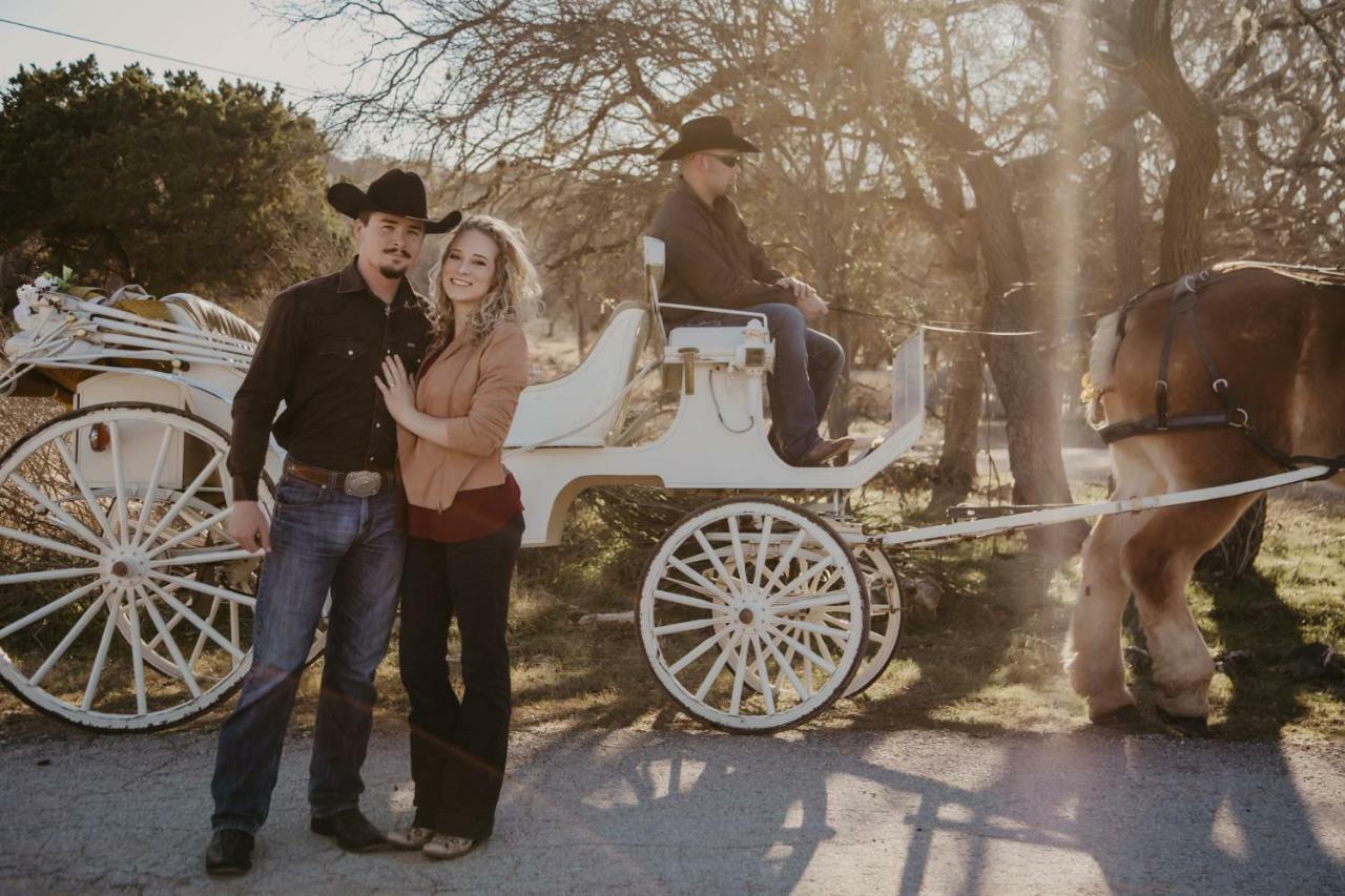 Square Inn Wimberley Esterno foto