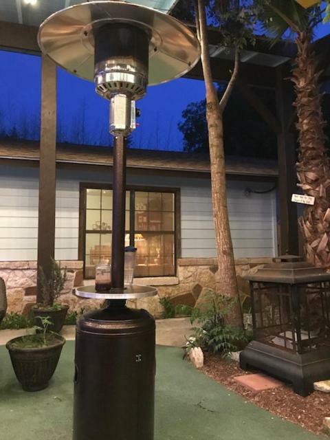 Square Inn Wimberley Esterno foto